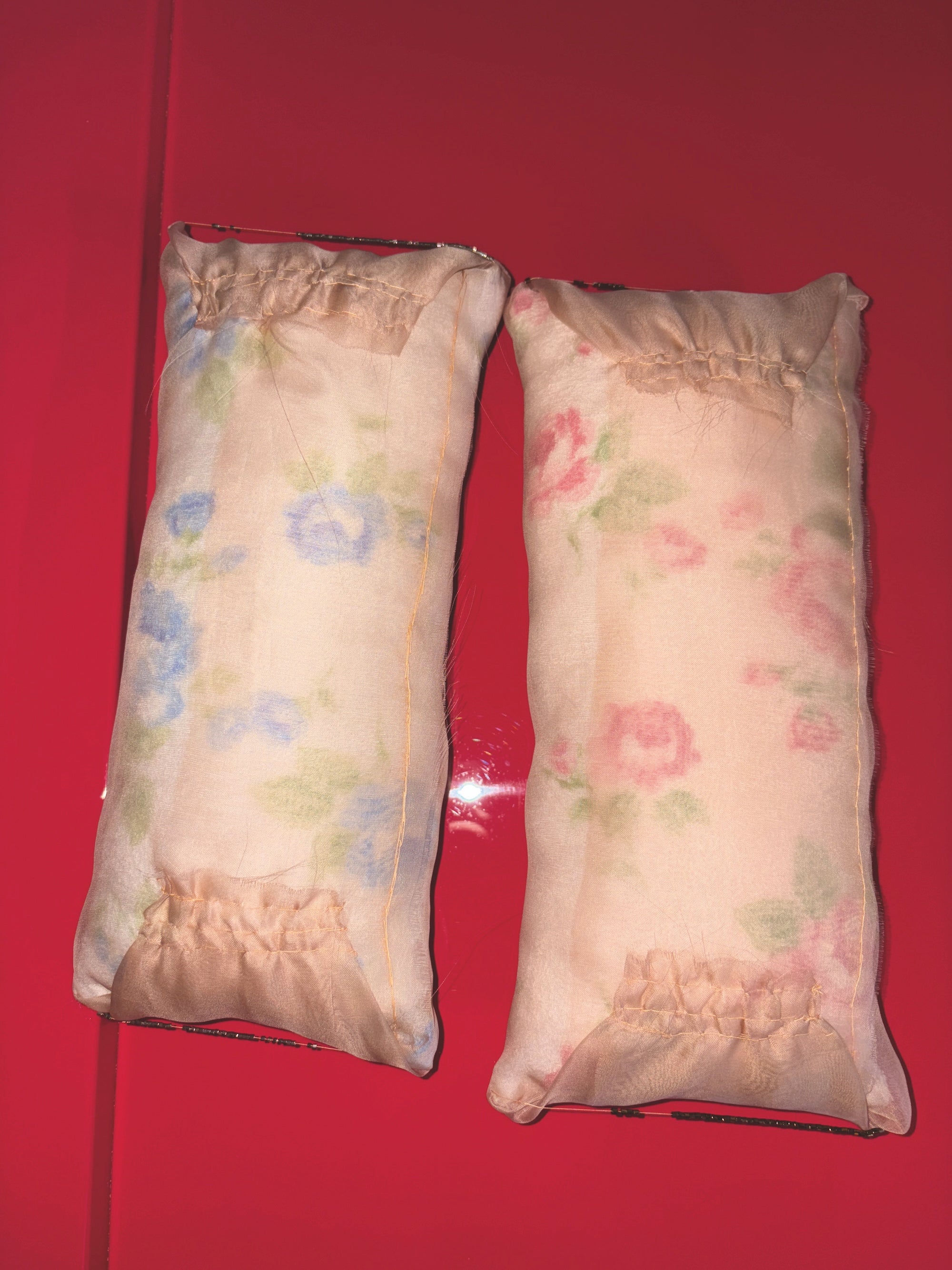 n07 — Pink Towel, Blue Towel