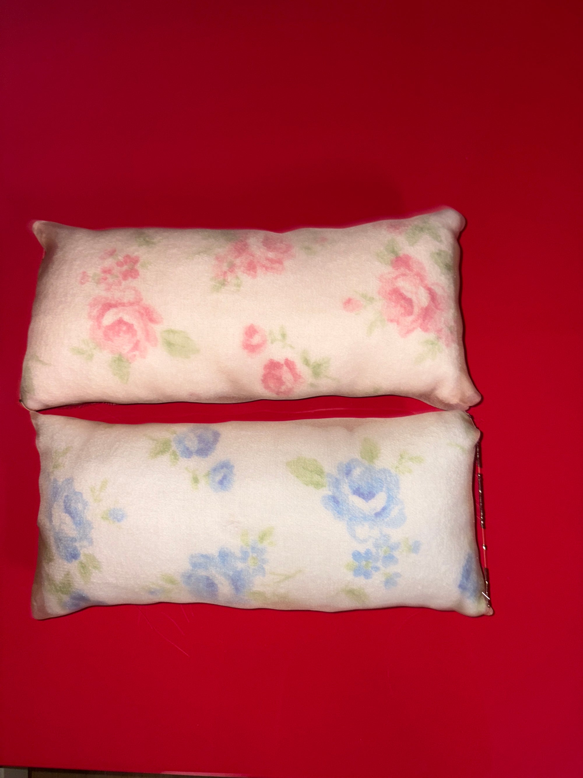 n07 — Pink Towel, Blue Towel
