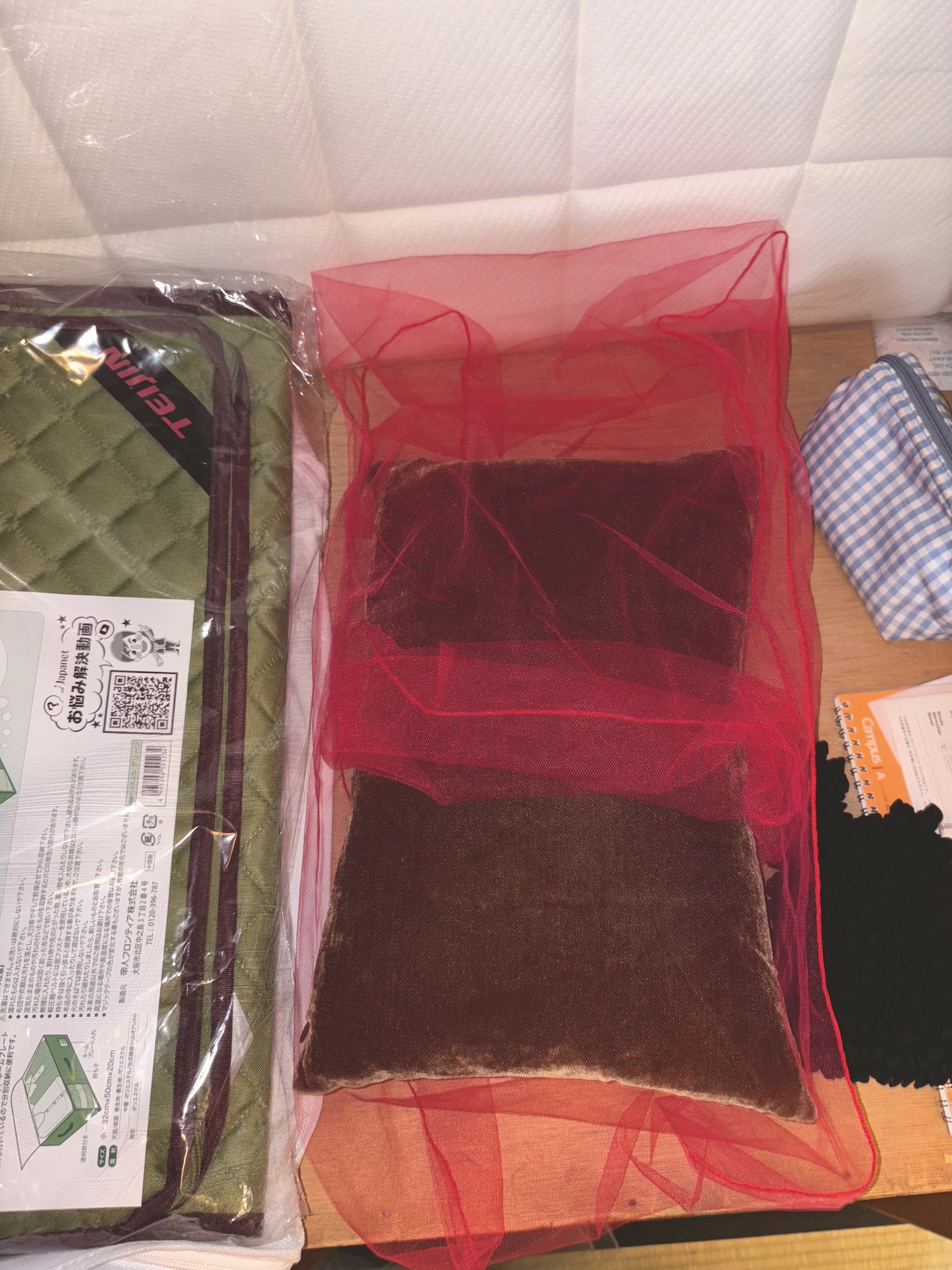 n04 — Tulle Velvet Flash